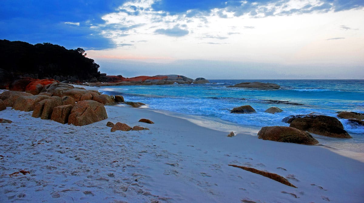 Bay of Fires Tasmanie au coucher du soleil