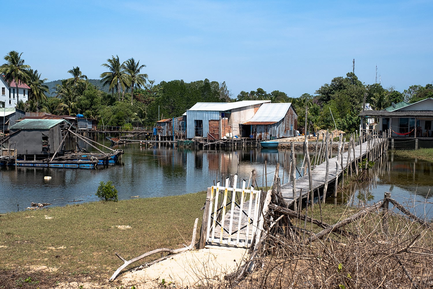 Maisons traditionnelles du Vietnam sur l'île de Phu Quoc