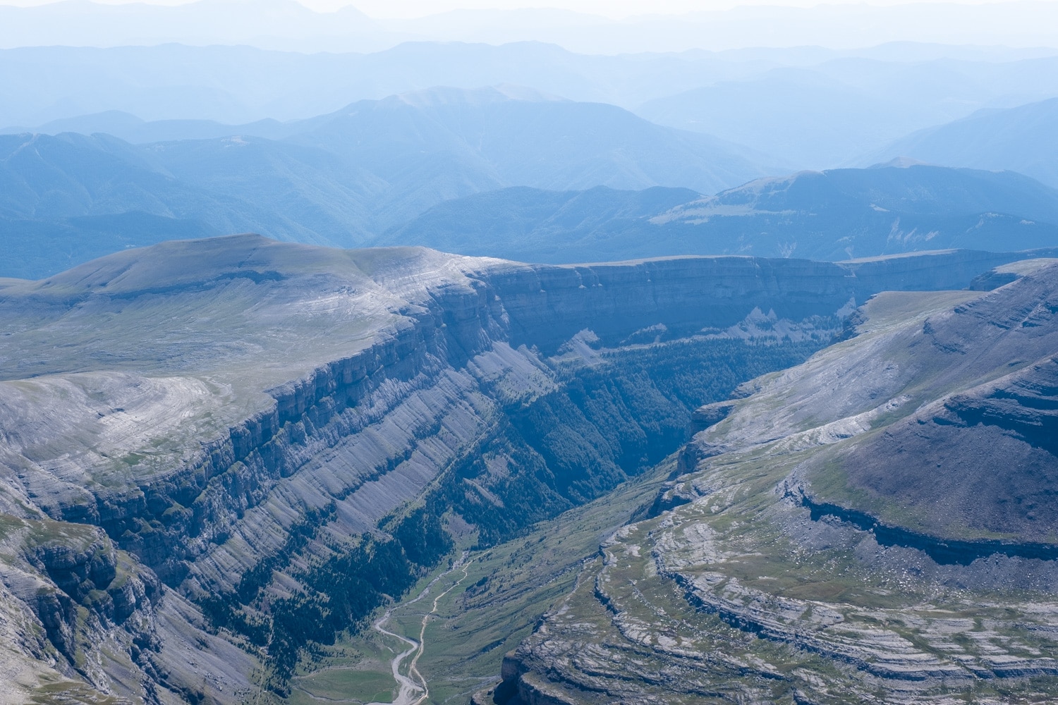 canyon d'ordesa depuis le mont perdu