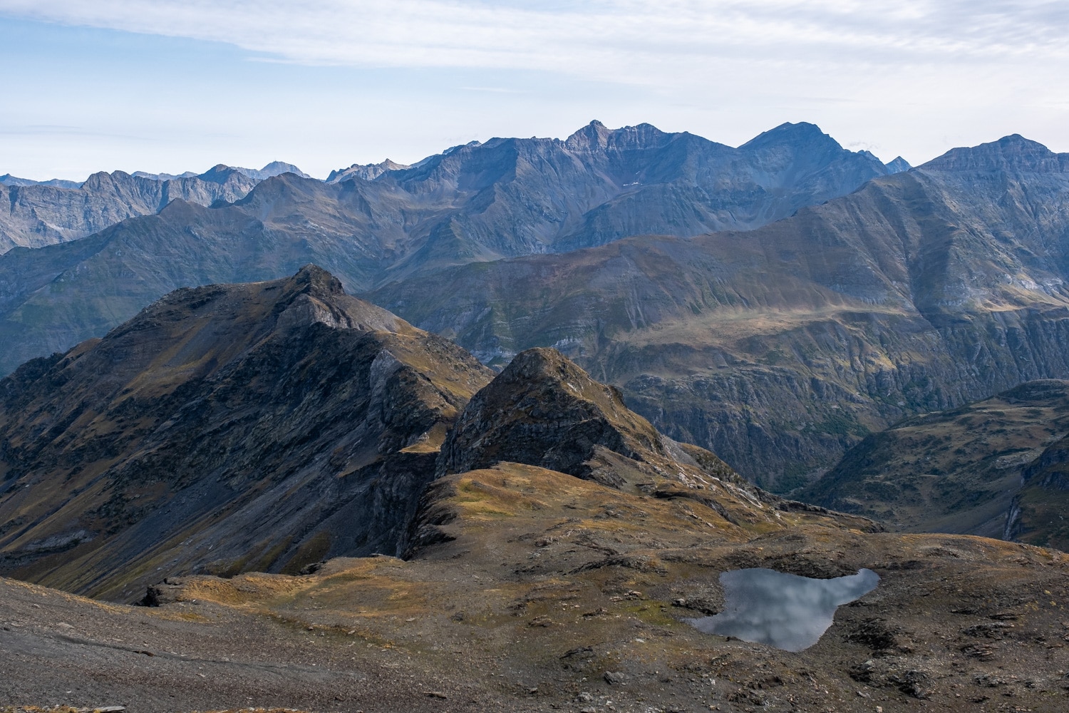 Vue sur le massif du Néouvielle depuis le Piméné