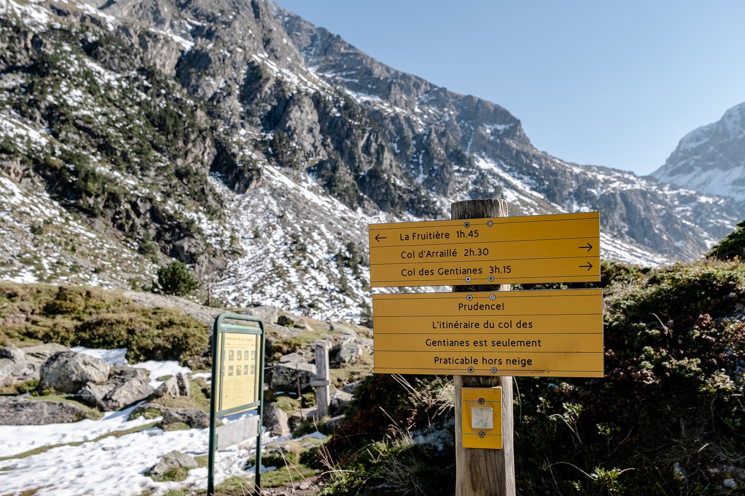 Randonnées depuis le lac d'Estom