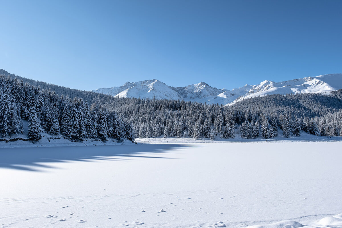 Lac de Payolle gelé en hiver