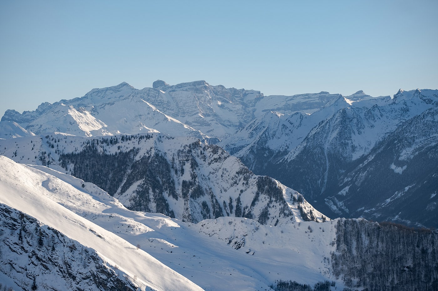 Vue sur massif du Mont Perdu depuis Hautacam