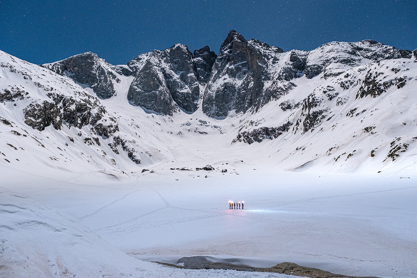 Photo du vignemale de nuit depuis le refuge des oulettes