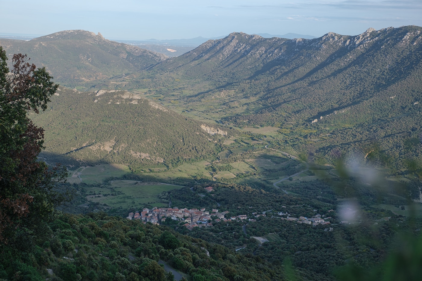 Vue depuis le château cathare de Peyrepertuse