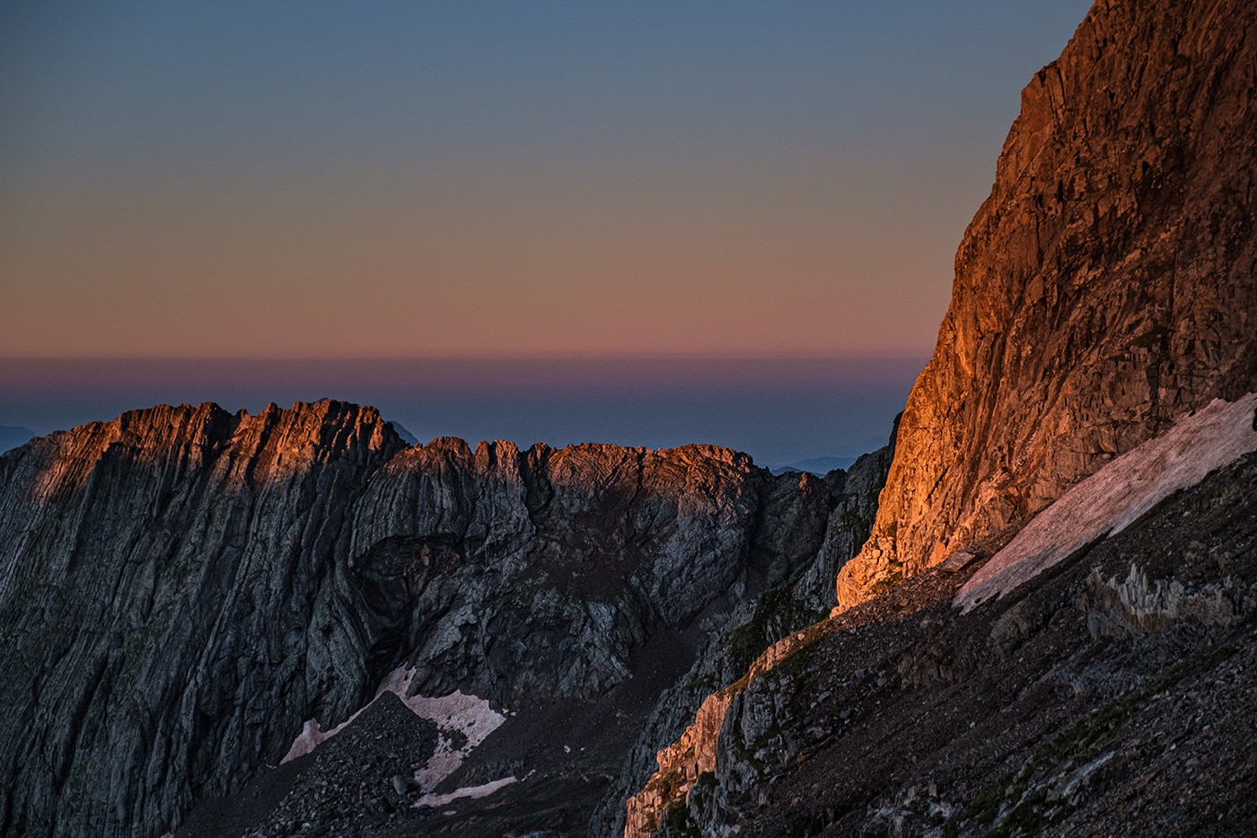 Paysage magnifique des Pyrénées lors de la randonnée au pic des Posets