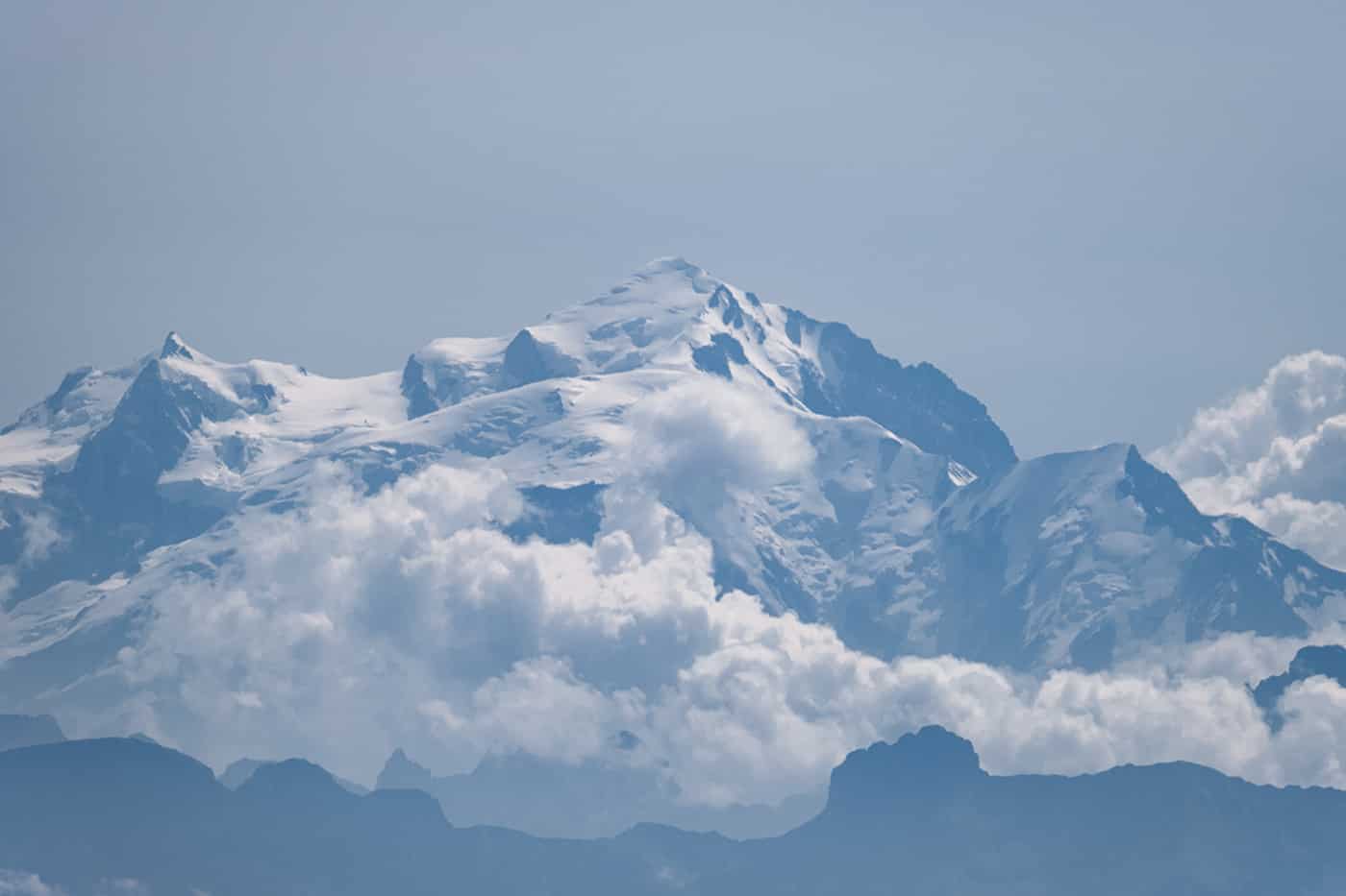 Vue sur le mont blanc depuis le Crêt de la Neige