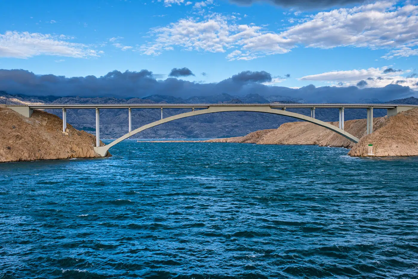 Pont pour aller sur l'île de Pag depuis Zadar