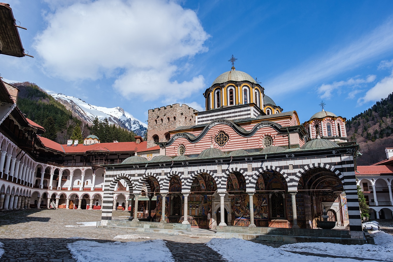 Visiter le Monastère de Rila pendant un voyage en Bulgarie 