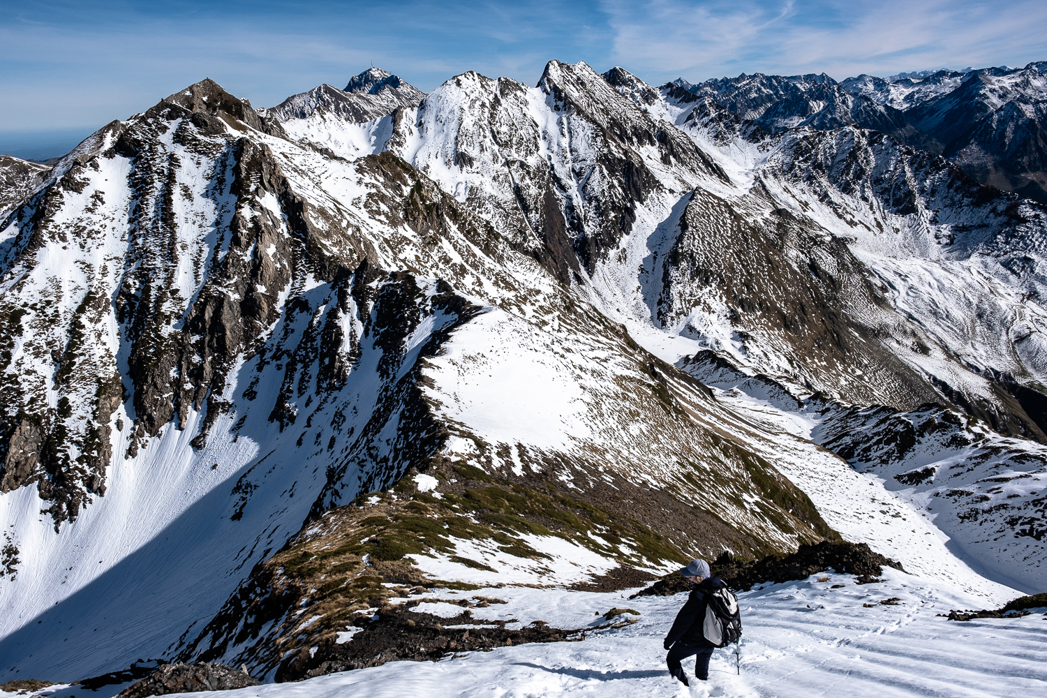 Panorama sur le pic du midi de bigorre dans les Hautes Pyrénées