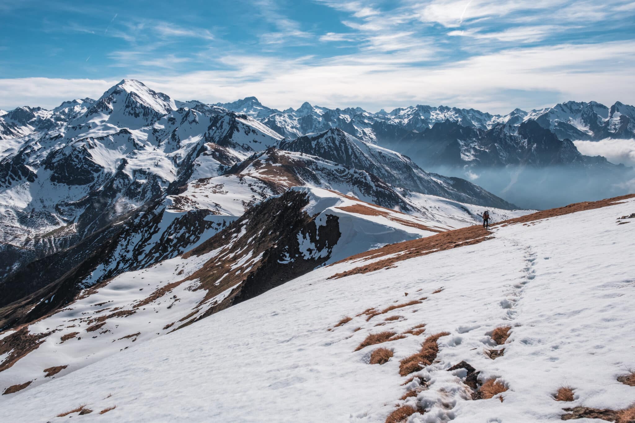 Point de vue depuis le pic du Cabaliros dans les Pyrénées