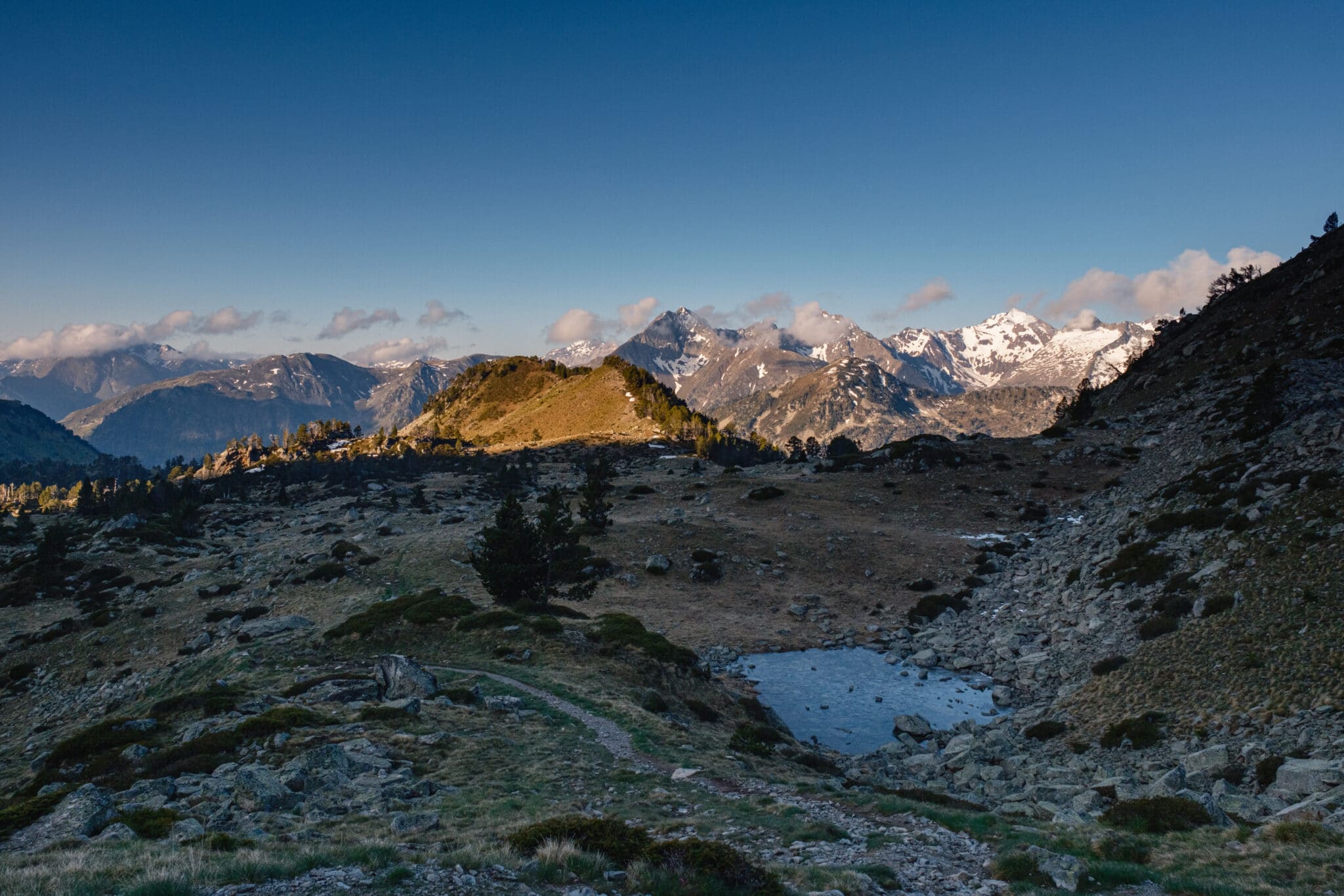 Col de Bastanet vue sur le refuge de Bastan