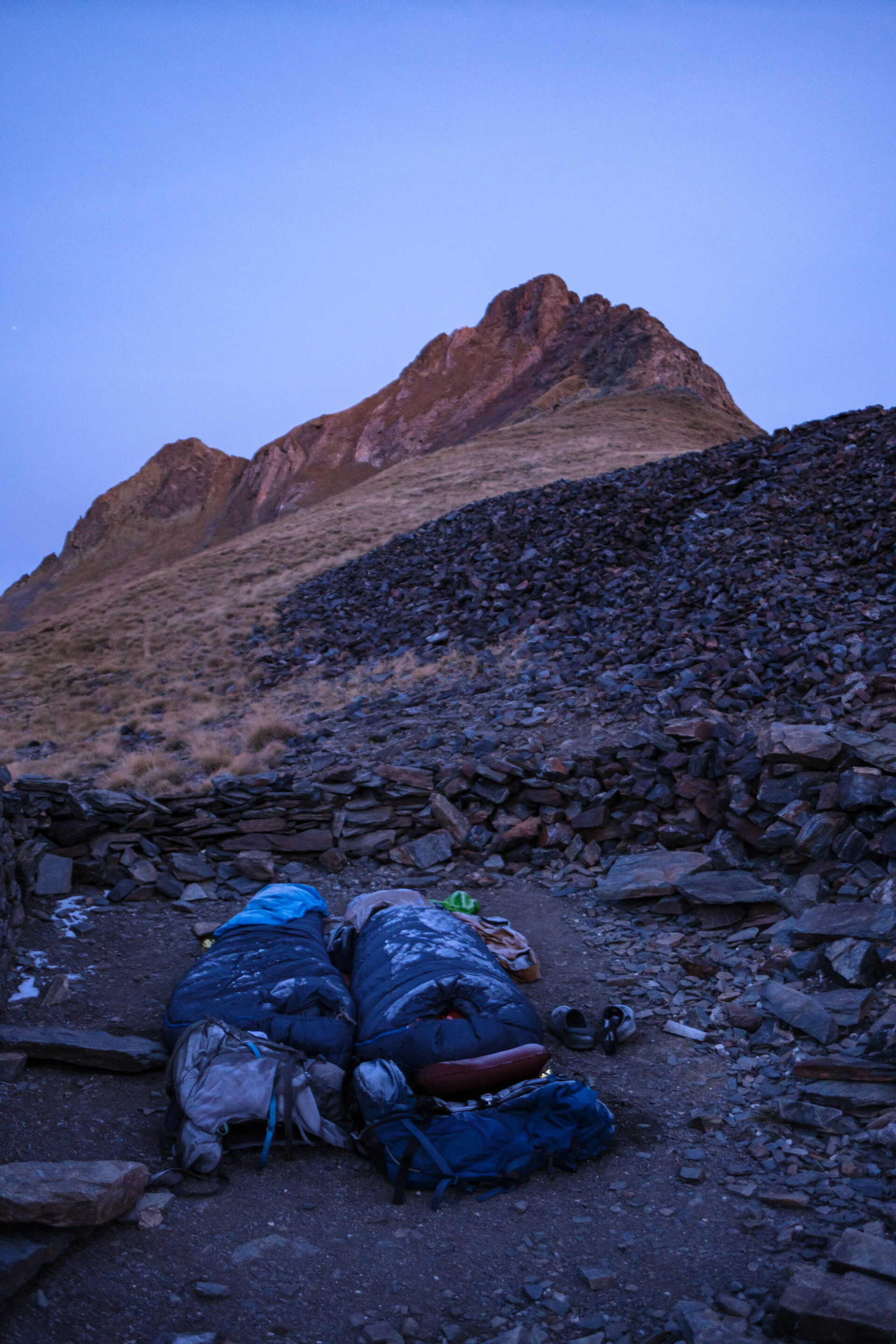 Bivouac à la belle étoile avec du matériel Vaude